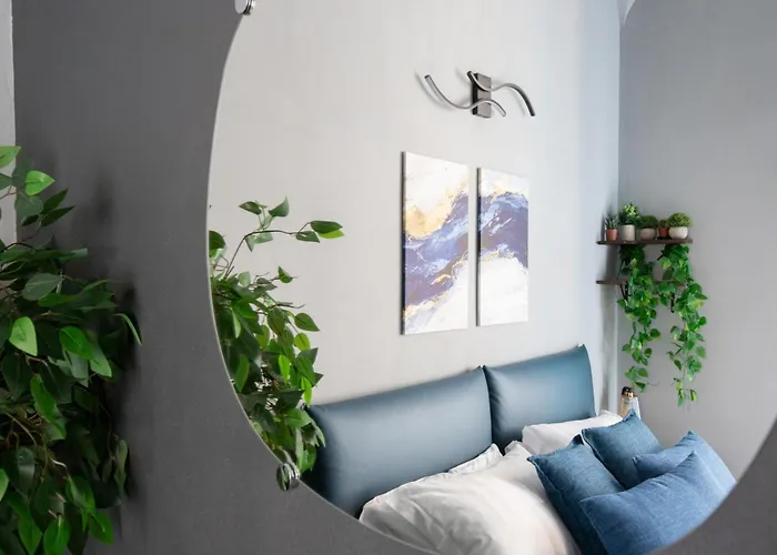The Rent - Modern One-bedroom In Trastevere Apartment